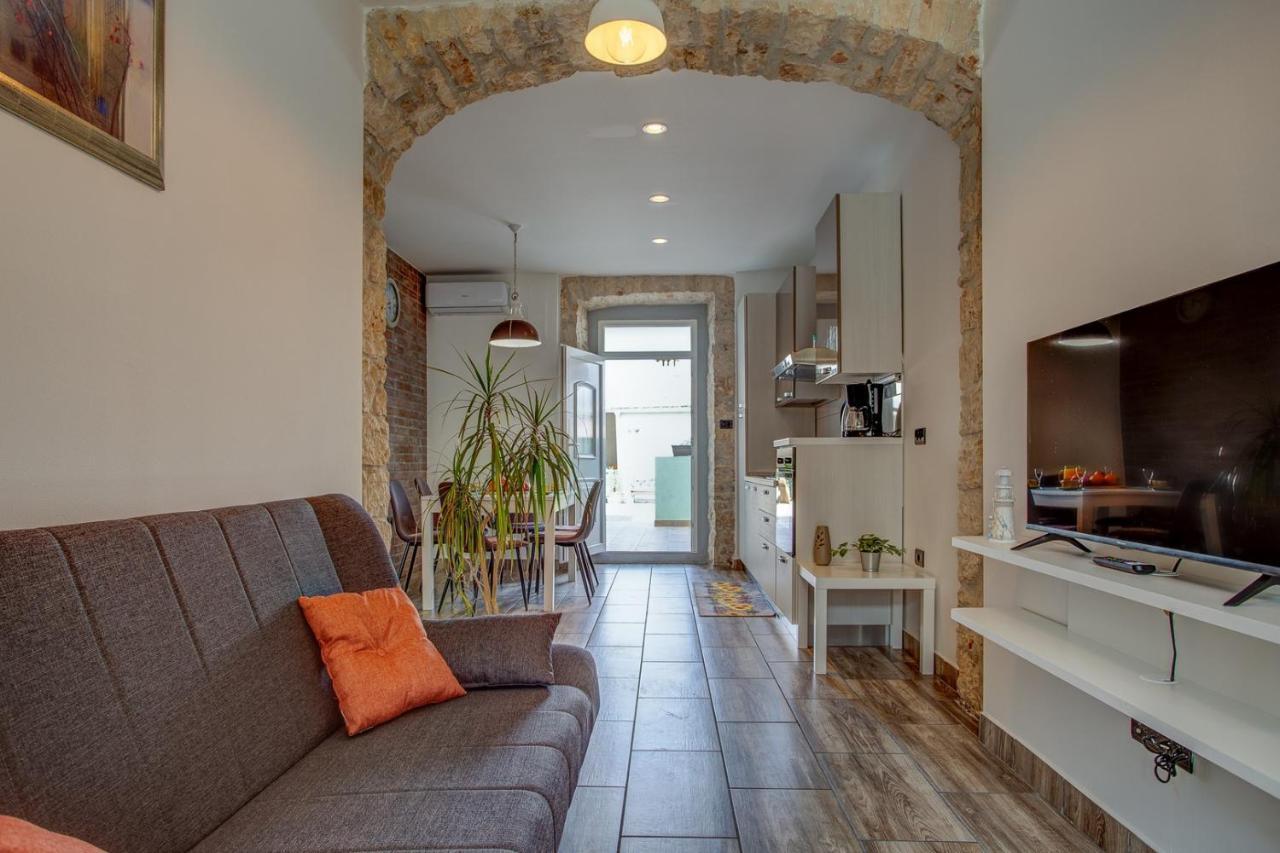 וודניאן Apartment Laura With Terrace מראה חיצוני תמונה
