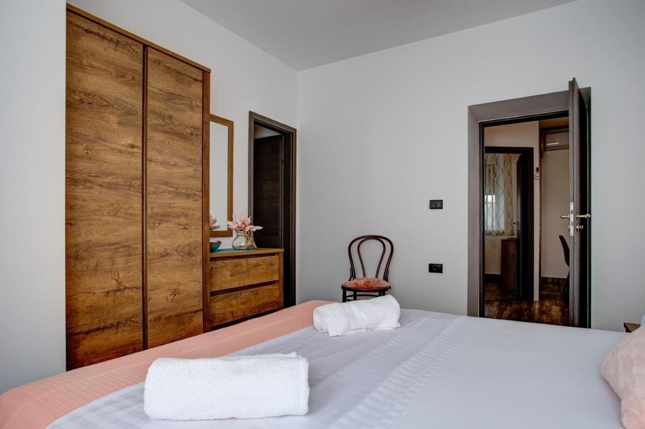 וודניאן Apartment Laura With Terrace מראה חיצוני תמונה